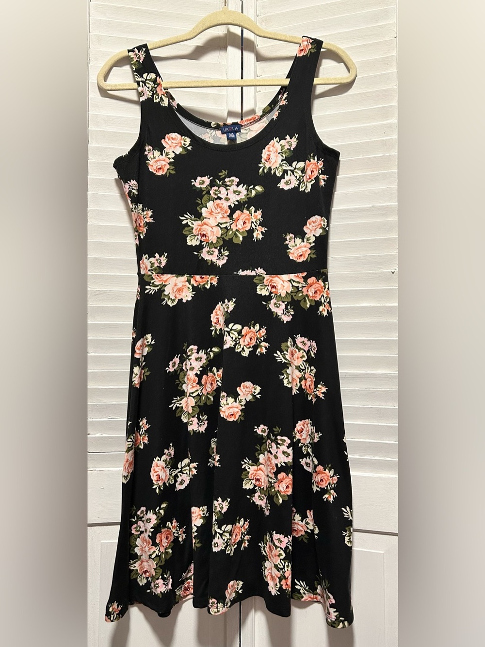 UK2LA juniors size small floral sleeveless summer dress